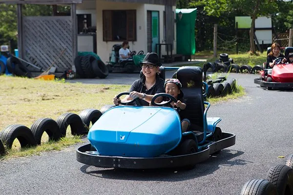 ゴーカートを愉しむ様子