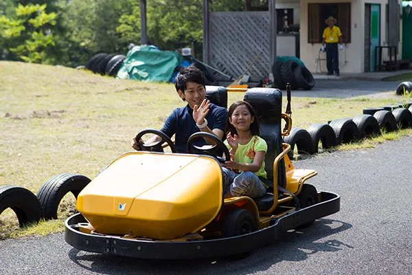 ゴーカートを愉しむ様子